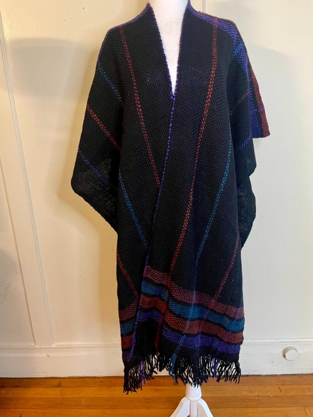 Manos Del Uruguay NWT Handmade 100% New Virgin Wool Poncho Made In Uruguay Sz S
